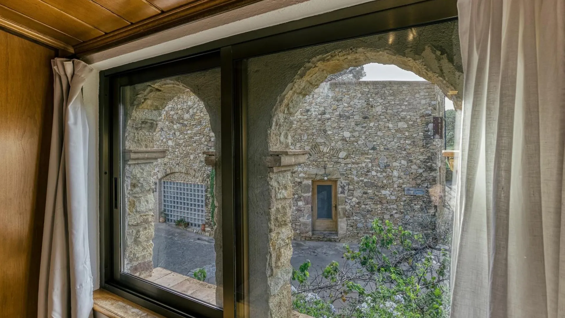 Habitacio Puntanals Bed and Breakfast Sant Feliu de Boada 0*,  Spagna